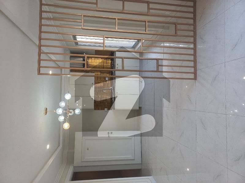 1 bed brand new luxury non furnished flat available in bahria town lahore
