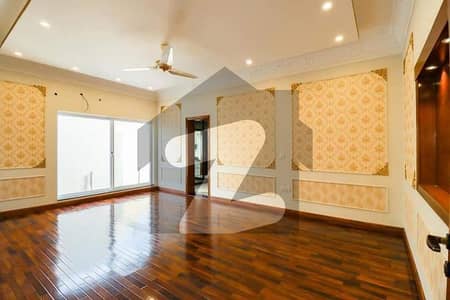 10 Marla Full House's Portion Rent In Eden City Near DHA Phase 8 Lahore At Super Hot Location