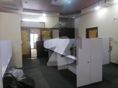 Good 1500 Square Feet Office For rent In North Nazimabad - Block L
