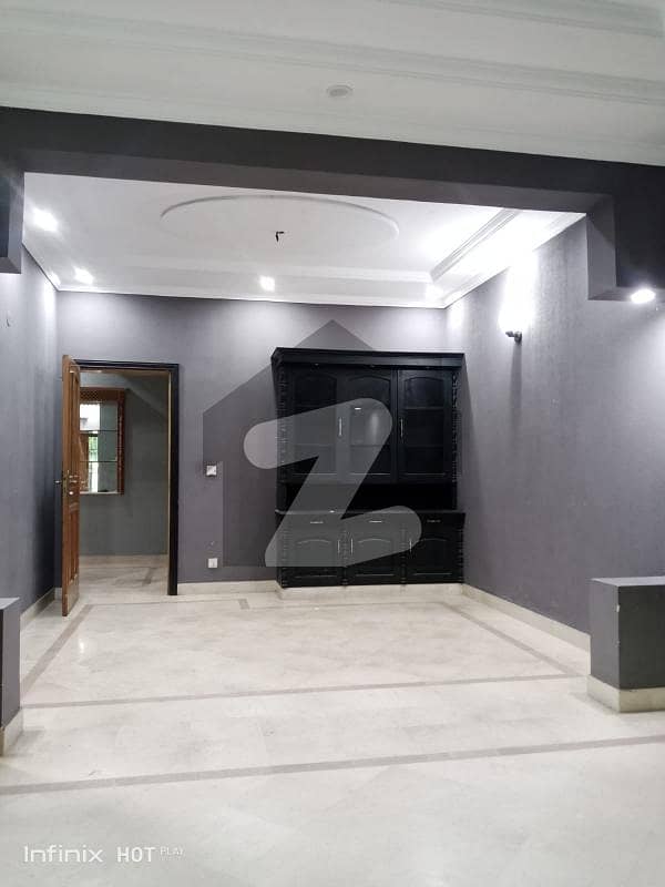 ڈی ایچ اے فیز 3 ڈیفنس (ڈی ایچ اے),لاہور میں 3 کمروں کا 1 کنال بالائی پورشن 1.0 لاکھ میں کرایہ پر دستیاب ہے۔