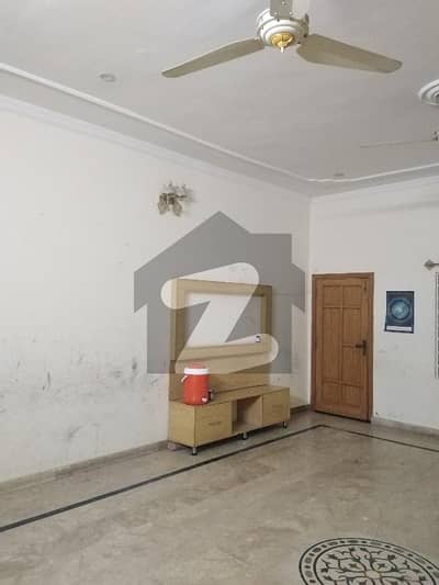 10 Marla 3 Beds DD Tv Lounge Kitchen Attached Baths Neat And Clean Ground Portion For Rent In Gulraiz Housing