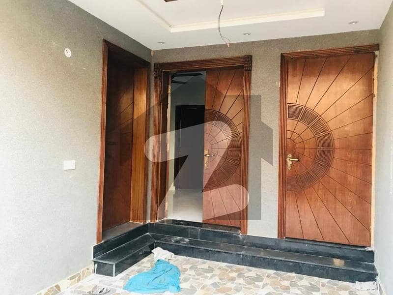 گارڈن ٹاؤن لاہور میں 3 کمروں کا 8 مرلہ مکان 2.1 کروڑ میں برائے فروخت۔