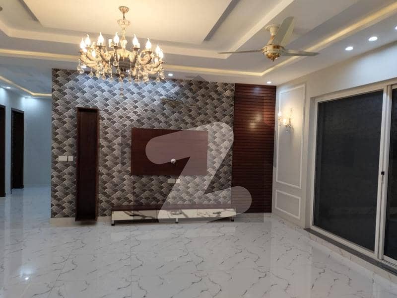 In Bahria Town - Sector E Of Lahore, A 480 Square Feet Flat Is Available