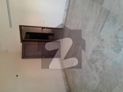 پی ای سی ایچ ایس بلاک 6 پی ای سی ایچ ایس,جمشید ٹاؤن,کراچی میں 8 کمروں کا 1 کنال مکان 13.0 کروڑ میں برائے فروخت۔