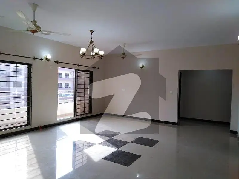 Unoccupied Flat Of 2600 Square Feet Is Available For sale In Cantt