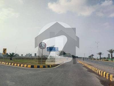 ڈی ایچ اے فیز 8 - بلاک زیڈ 4 ڈی ایچ اے فیز 8,ڈیفنس (ڈی ایچ اے),لاہور میں 5 مرلہ رہائشی پلاٹ 70.0 لاکھ میں برائے فروخت۔