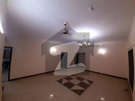 3 Bed DD Leased Flat For Sale 5th Floor Askari 5 Sector E