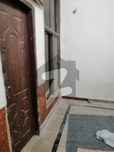 4 Marla Lower Portion available for rent in Model Town Link Road, Lahore