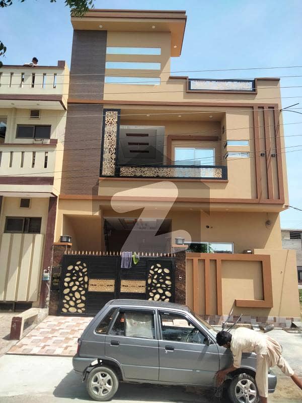 5 MARLA BRAND NEW HOUSE 40 FEET ROAD FACING PARK IN JUBILEE TOWN LAHORE