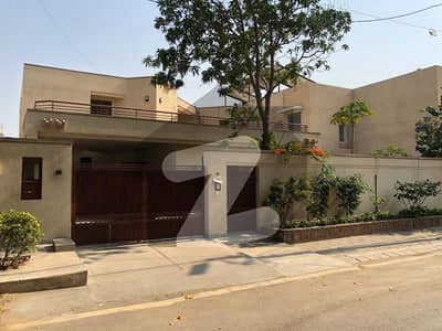 600 yard's bungalow for rent in phase 6