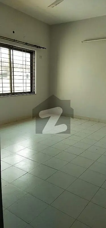 10 MARLA Like BRAND NEW LUXURY HOUSE AVAILABLE FOR RENT IN Askari 11