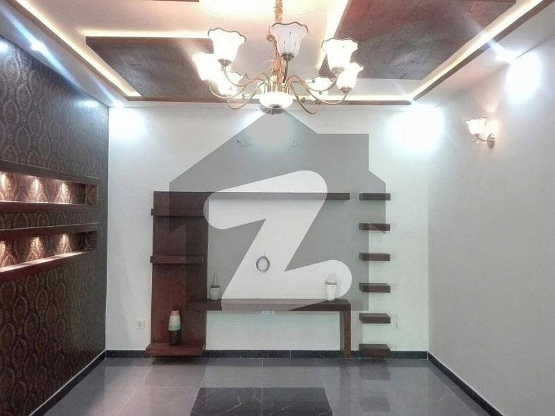بحریہ ٹاؤن جاسمین بلاک بحریہ ٹاؤن سیکٹر سی,بحریہ ٹاؤن,لاہور میں 5 کمروں کا 1 کنال مکان 2.3 لاکھ میں کرایہ پر دستیاب ہے۔