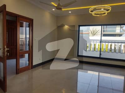 ڈی ایچ اے فیز 8 ڈی ایچ اے ڈیفینس,کراچی میں 6 کمروں کا 1 کنال مکان 17.0 کروڑ میں برائے فروخت۔