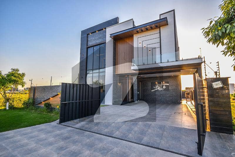 Magnificent 1 Kanal Ultra Modern Brand New Designer Luxury House Near To McDonald, Park, And Commercial Area For Sale