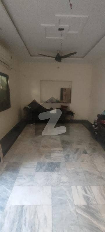 تاج باغ سکیم لاہور میں 4 کمروں کا 3 مرلہ مکان 50.0 ہزار میں کرایہ پر دستیاب ہے۔