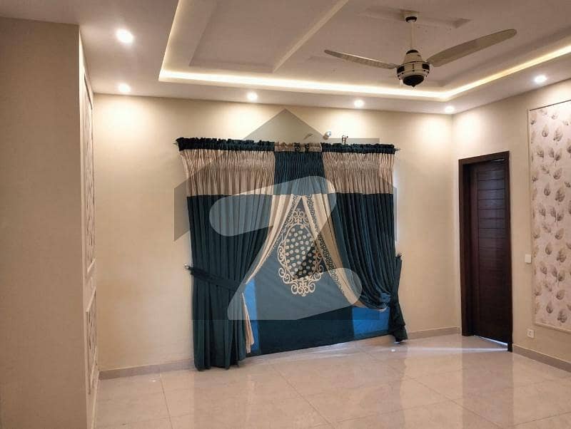 NEAR TO MOSQUE MARKET AND FACING PARK 5 MARLA HOUSE AVAILABLE FOR SALE IN JUBILEE TOWN BLOCK E