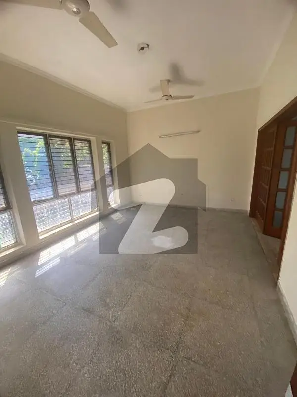 10 Marla Full House For Rent In Dha Phase 3
