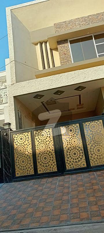 ایم ڈی اے کو - آپریٹو ہاؤسنگ سکیم ملتان میں 5 کمروں کا 8 مرلہ مکان 2.1 کروڑ میں برائے فروخت۔