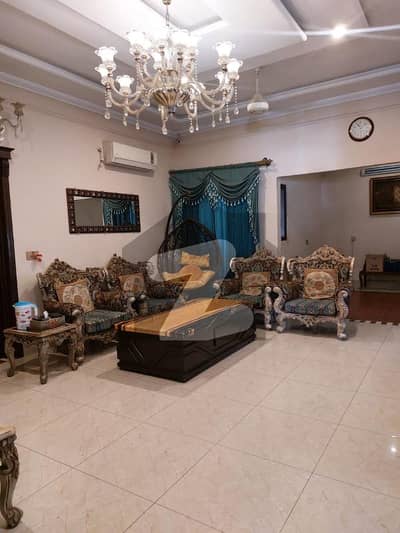 ایڈن گارڈنز فیصل آباد میں 6 کمروں کا 8 مرلہ مکان 3.5 کروڑ میں برائے فروخت۔