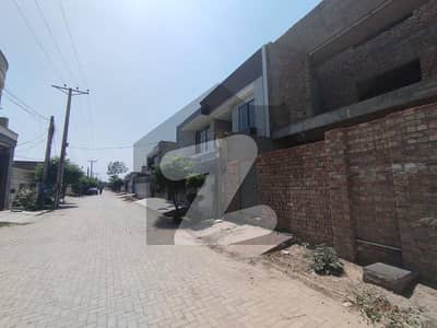 ضیا ٹاؤن چک 208 روڈ,فیصل آباد میں 5 کمروں کا 12 مرلہ مکان 3.0 کروڑ میں برائے فروخت۔