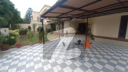 600 Yard Bungalow Available For Rent