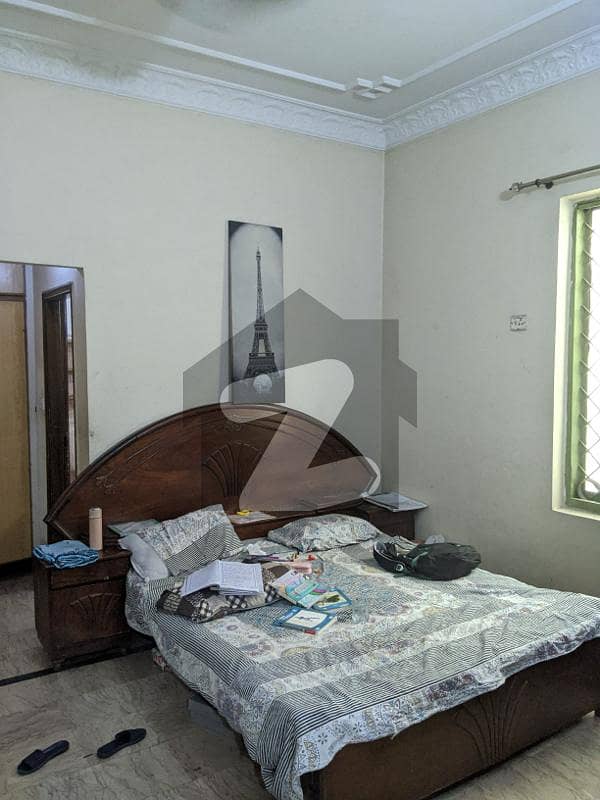 سبزہ زار سکیم ۔ بلاک ای سبزہ زار سکیم,لاہور میں 5 کمروں کا 12 مرلہ مکان 3.35 کروڑ میں برائے فروخت۔
