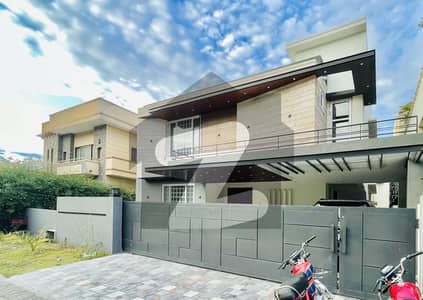 Dha2
One kanal luxurious Brand new Designer House
Prime location of Dha2