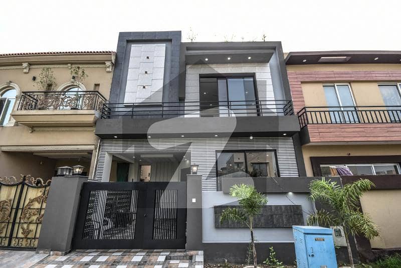5 MARLA SOLID CONSTRUCTION MODERN HOUSE AVAILABLE FOR RENT