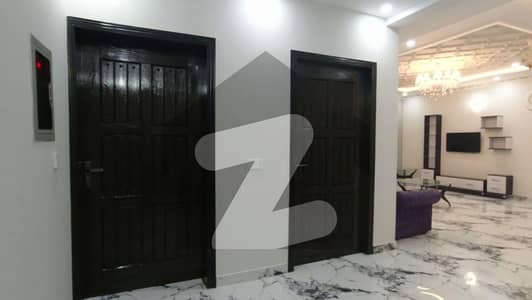 کیولری گراؤنڈ لاہور میں 2 کمروں کا 10 مرلہ مکان 90.0 ہزار میں کرایہ پر دستیاب ہے۔
