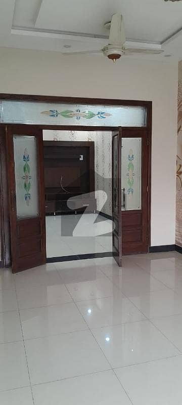 1 KANAL SECOND FLOOR PORTION AVAILABLE FOR RENT IN AWT PHASE 1 BLOCK D