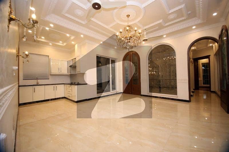 10 Marla Beautiful House Available For Sale In State Life Society Lhr