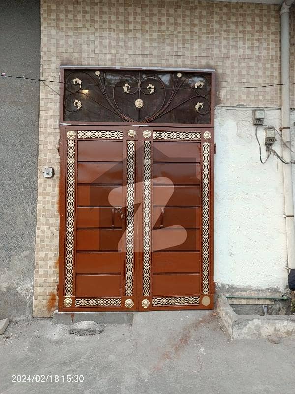محمود بوٹی لاہور میں 3 کمروں کا 1 مرلہ مکان 40.0 لاکھ میں برائے فروخت۔