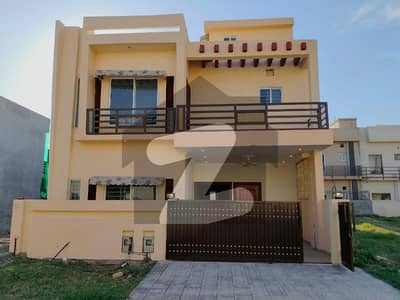 Sector N 8 Marla House For Sale