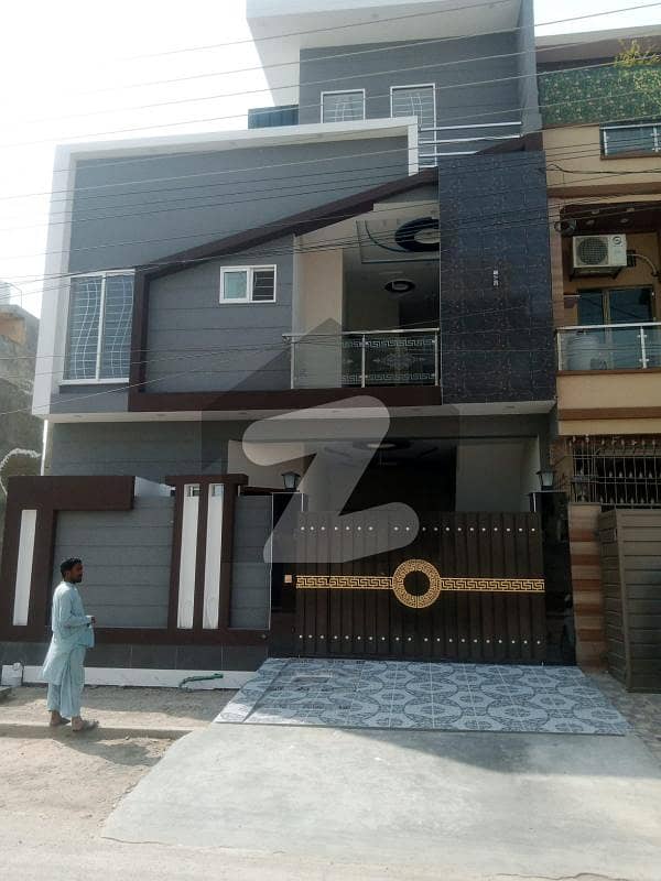جوبلی ٹاؤن ۔ بلاک ای جوبلی ٹاؤن,لاہور میں 6 کمروں کا 5 مرلہ مکان 2.3 کروڑ میں برائے فروخت۔