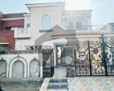 امپیریل گارڈن ہومز پیراگون سٹی,لاہور میں 4 کمروں کا 10 مرلہ مکان 4.75 کروڑ میں برائے فروخت۔