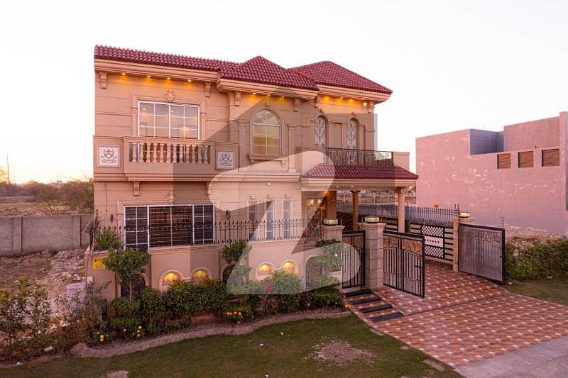 1 Kanal Spanish House For Sale in DHA Phase 7 Near Park & Commercials