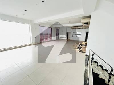 8 Marla commercial office floor available for rent