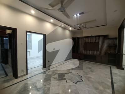 5 maral near to Emporium mall excellent house for sale