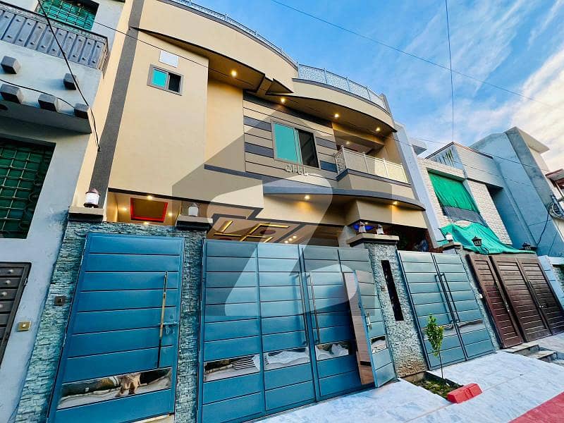 ورسک روڈ پشاور میں 6 کمروں کا 7 مرلہ مکان 3.3 کروڑ میں برائے فروخت۔