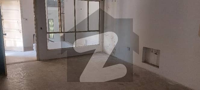 آئی ۔ 9/1 آئی ۔ 9,اسلام آباد میں 4 کمروں کا 6 مرلہ مکان 3.2 کروڑ میں برائے فروخت۔