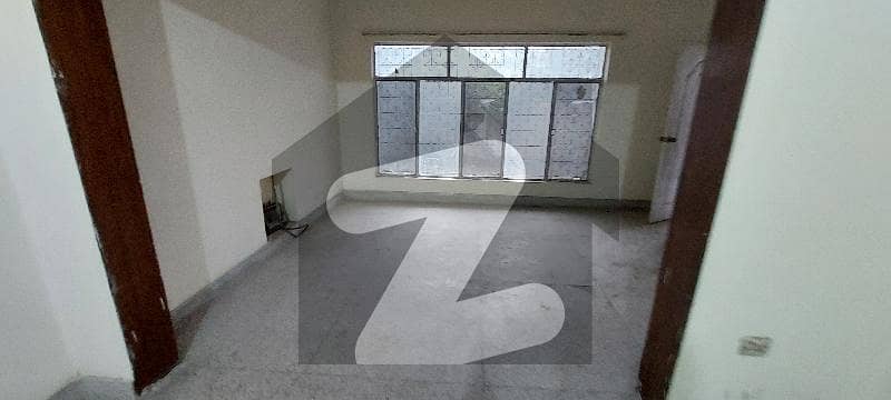 آئی ۔ 9 اسلام آباد میں 4 کمروں کا 8 مرلہ مکان 4.6 کروڑ میں برائے فروخت۔