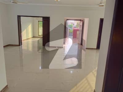 PARK FACE 
10 Marla House In Bahria Town Phase 3 For sale At Good Location