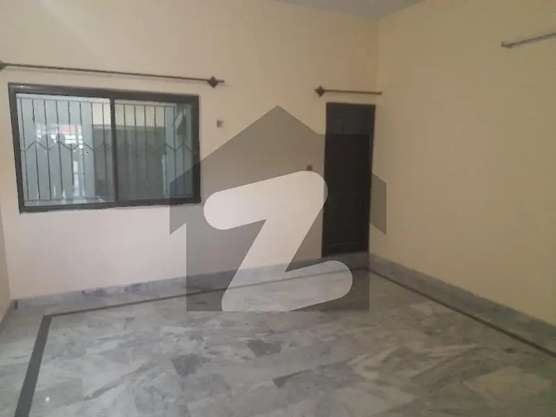Upper Portion Available Available For Rent Near Rah E Aman ,New Lalazar