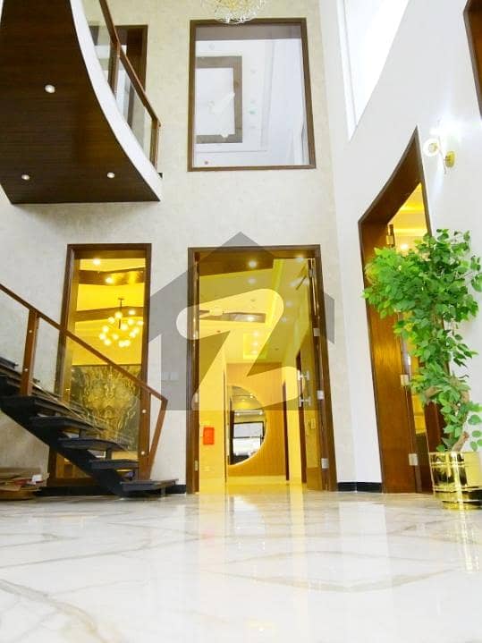 ڈی ایچ اے فیز 6 ڈیفنس (ڈی ایچ اے),لاہور میں 8 کمروں کا 1 کنال مکان 6.0 لاکھ میں کرایہ پر دستیاب ہے۔