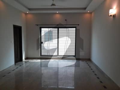 ڈی ایچ اے فیز 1 ڈیفنس (ڈی ایچ اے),لاہور میں 5 کمروں کا 1 کنال مکان 5.95 کروڑ میں برائے فروخت۔