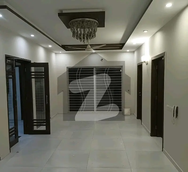 10 Marla House In Lahore Is Available For rent