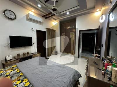 House for sale Gulshan e Iqbal Block 2 Corner 240 square yards (Sample pictures attached)