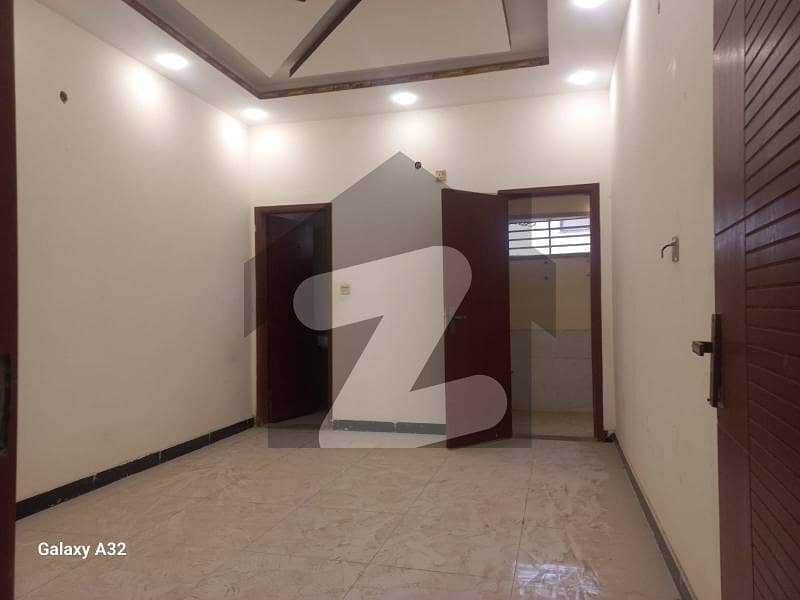 Prime Location In Clifton - Block 9 Of Karachi, A 1200 Square Feet Flat Is Available