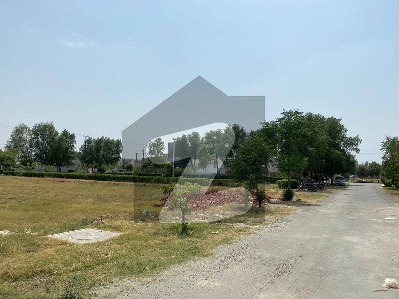 1 Kanal Facing Park Plot For Sale In NESPAK PH 3 Sector "A" Deffence Road Lahore