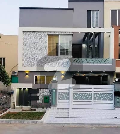 5 Marla Brand new House Available For Rent Bahria Town Lahore